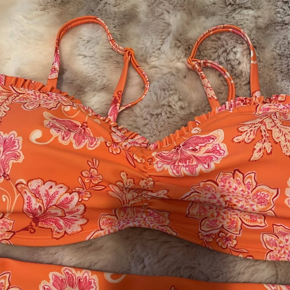 Swimsuit - Picture 2 of 7